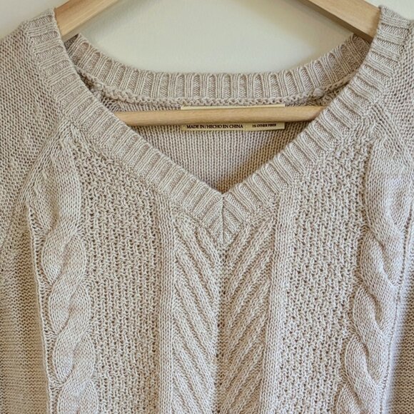 V-Neck Pullover Knit Sweater - Picture 3 of 4